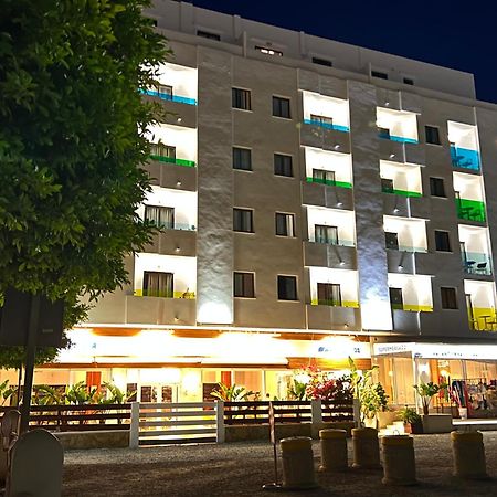 Aparthotel Boutique Poniente Playa Sant Antoni de Portmany Extérieur photo