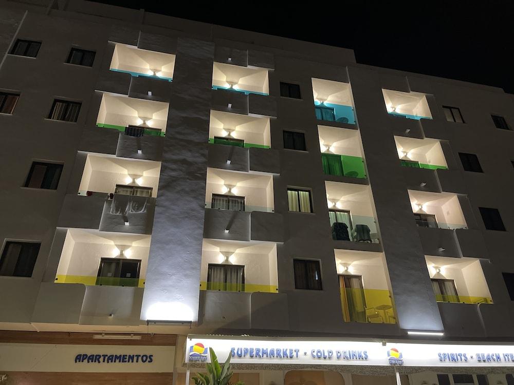Aparthotel Boutique Poniente Playa Sant Antoni de Portmany Extérieur photo