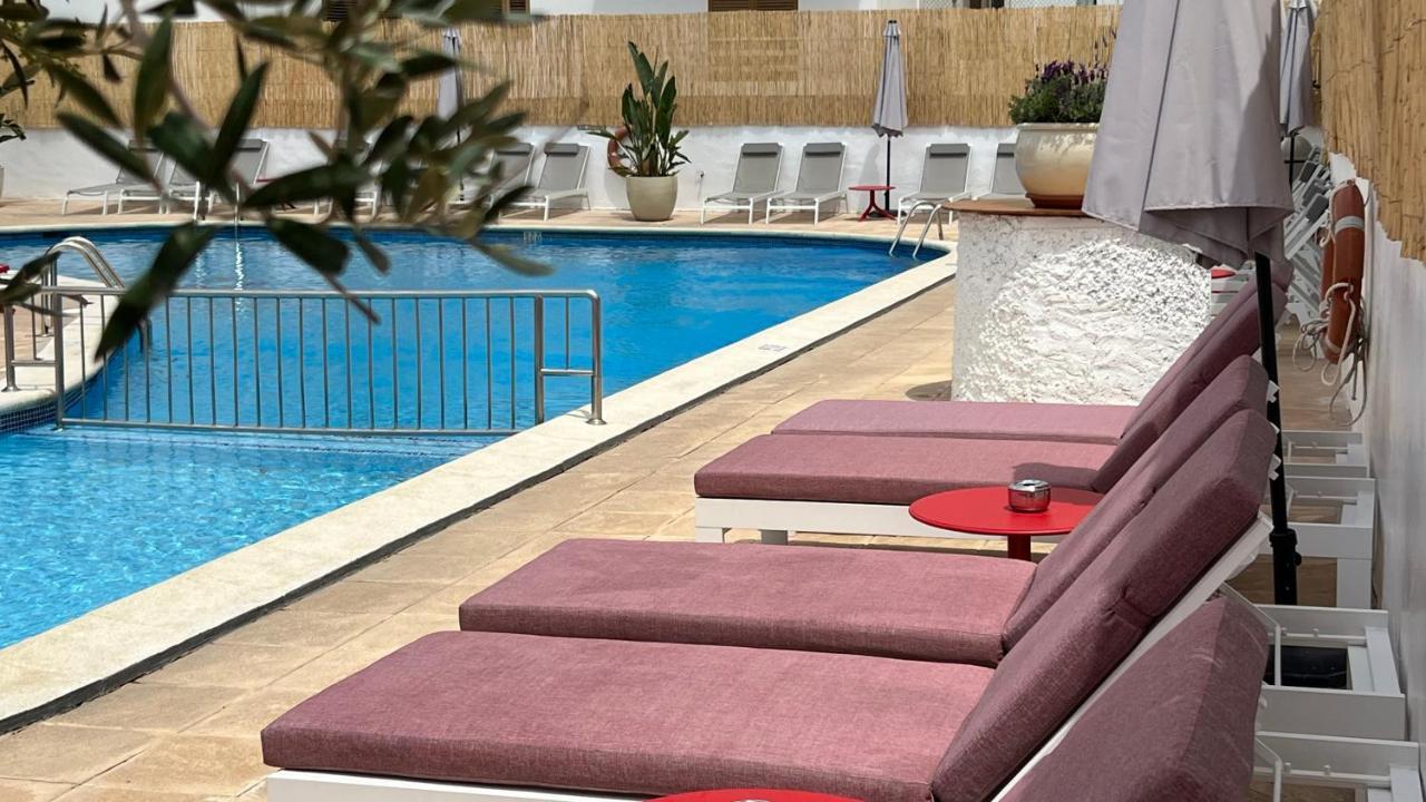 Aparthotel Boutique Poniente Playa Sant Antoni de Portmany Extérieur photo