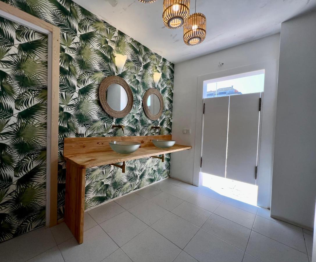 Aparthotel Boutique Poniente Playa Sant Antoni de Portmany Extérieur photo