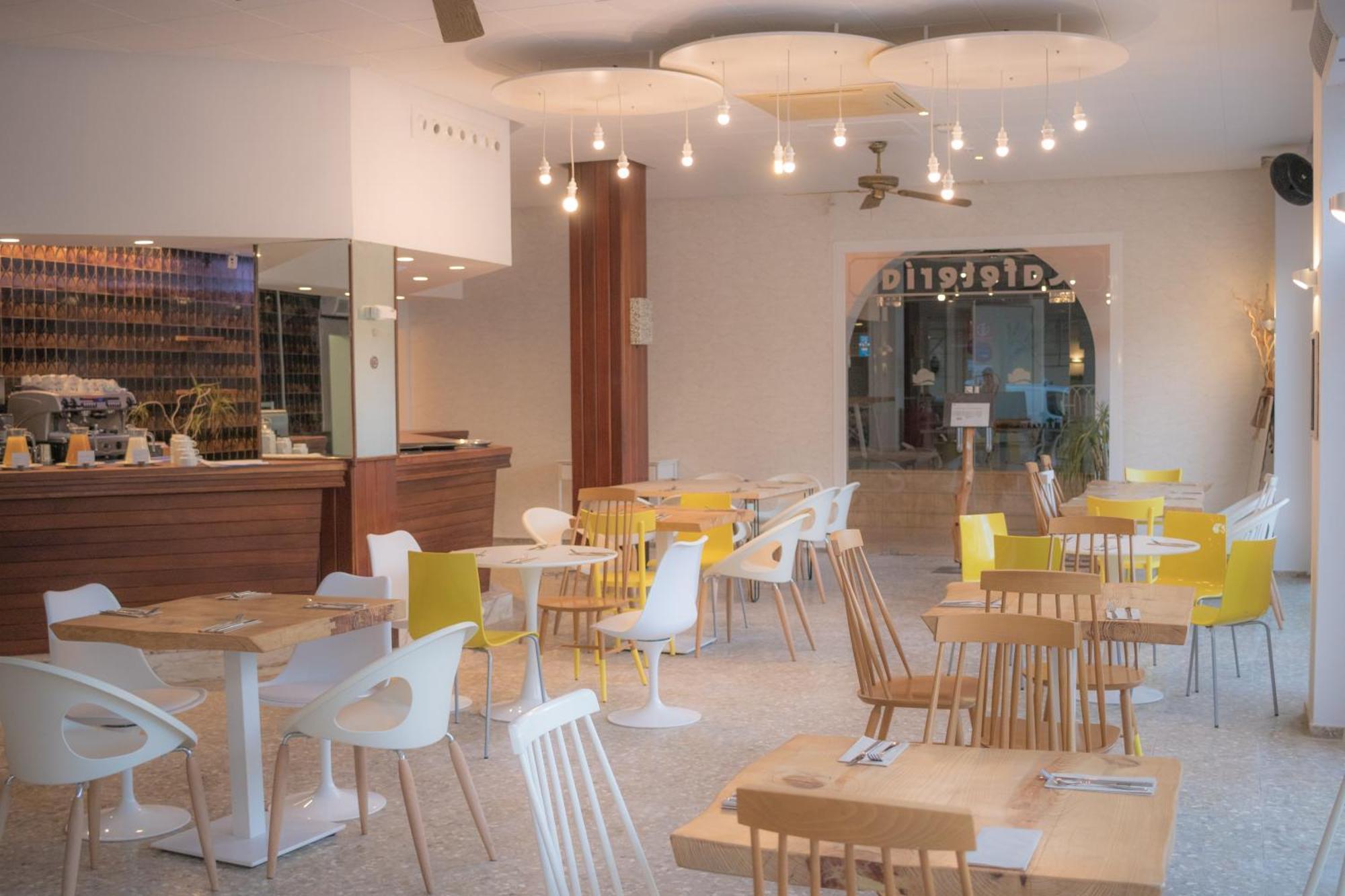 Aparthotel Boutique Poniente Playa Sant Antoni de Portmany Extérieur photo