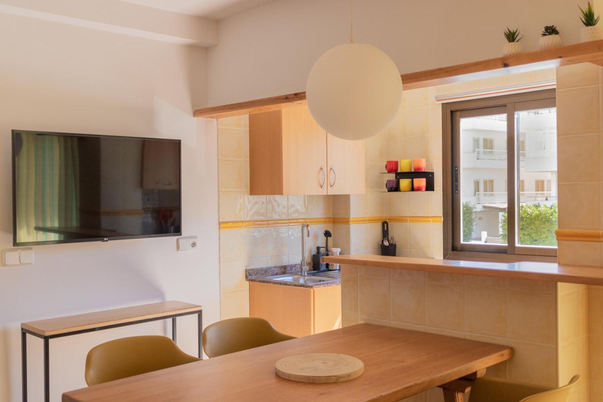 Aparthotel Boutique Poniente Playa Sant Antoni de Portmany Extérieur photo