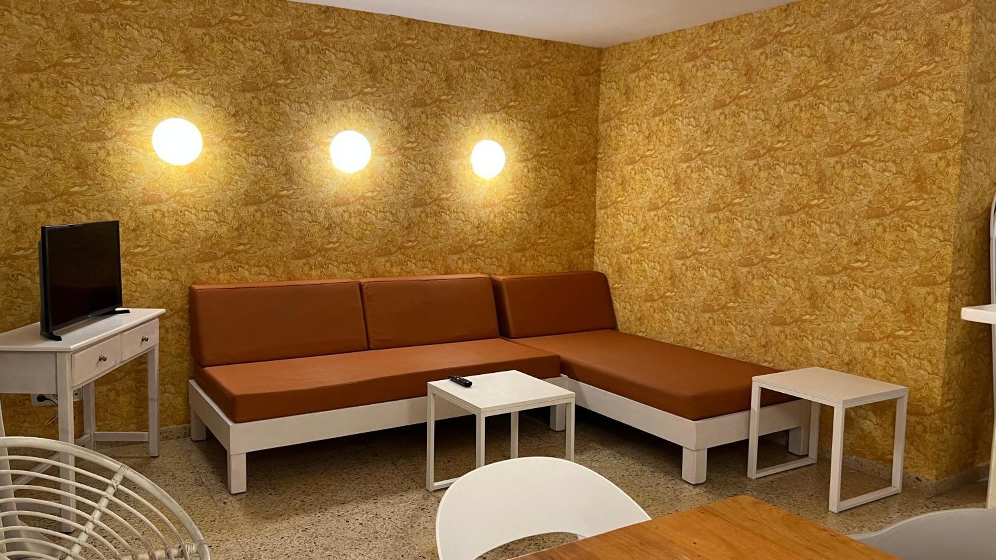 Aparthotel Boutique Poniente Playa Sant Antoni de Portmany Extérieur photo