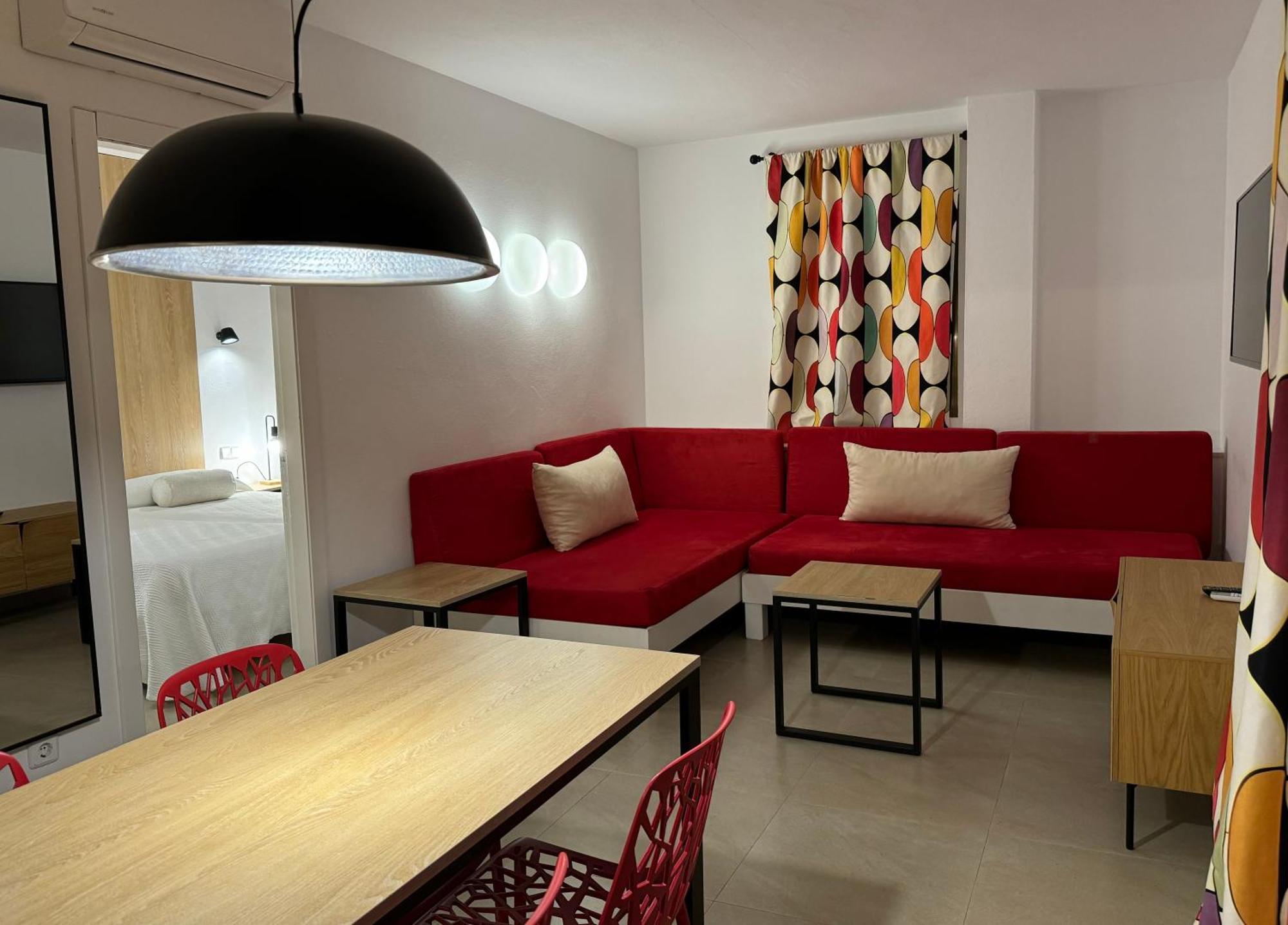 Aparthotel Boutique Poniente Playa Sant Antoni de Portmany Extérieur photo