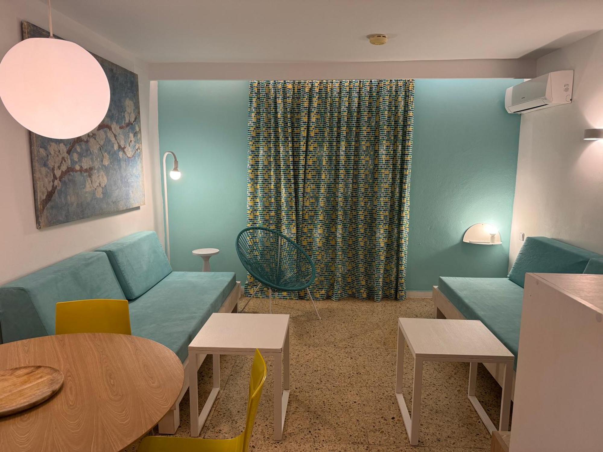 Aparthotel Boutique Poniente Playa Sant Antoni de Portmany Extérieur photo